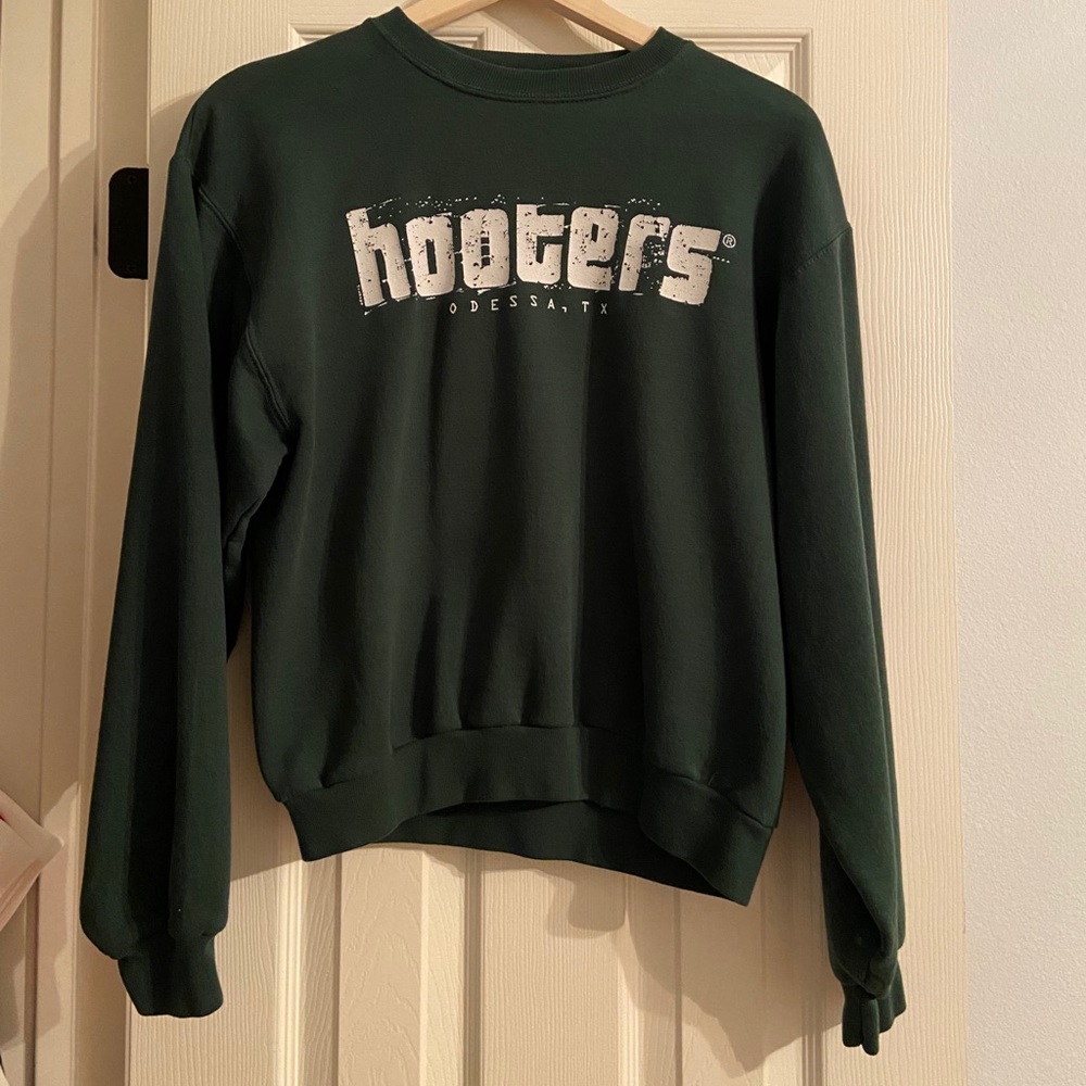 Hooters forest green sweatshirt